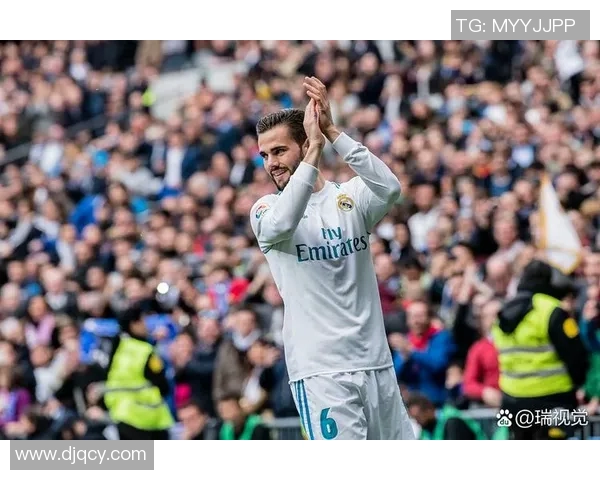 克罗斯在足球世界的传奇之路：从天才少年到中场大师的成长历程